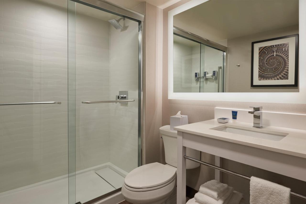 Four Points By Sheraton Toronto Airport East Esterno foto